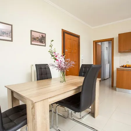 Апартаменти Danai Place